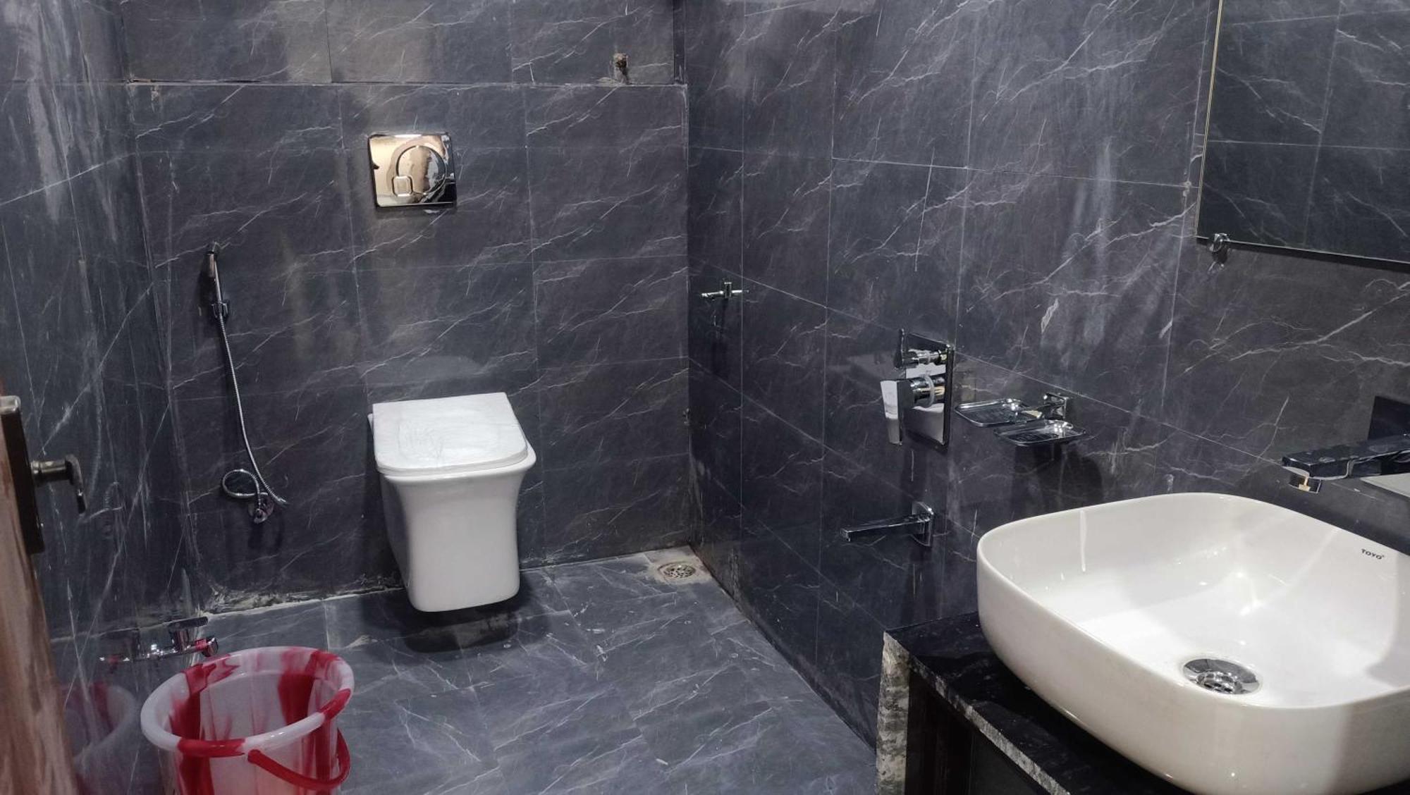 Super Townhouse Bank More Dhanbad Formerly Rise And Dine Екстериор снимка