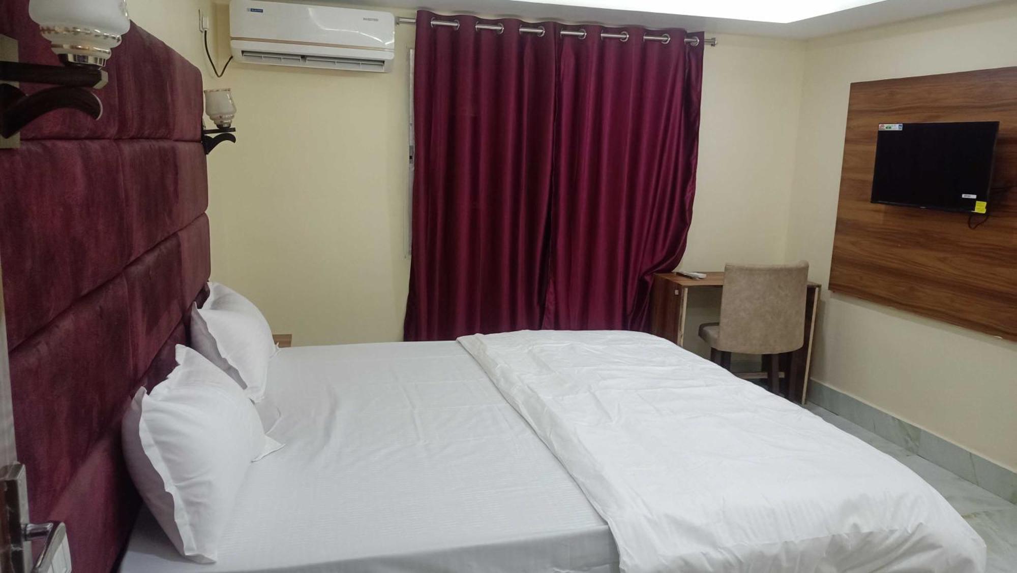 Super Townhouse Bank More Dhanbad Formerly Rise And Dine Екстериор снимка