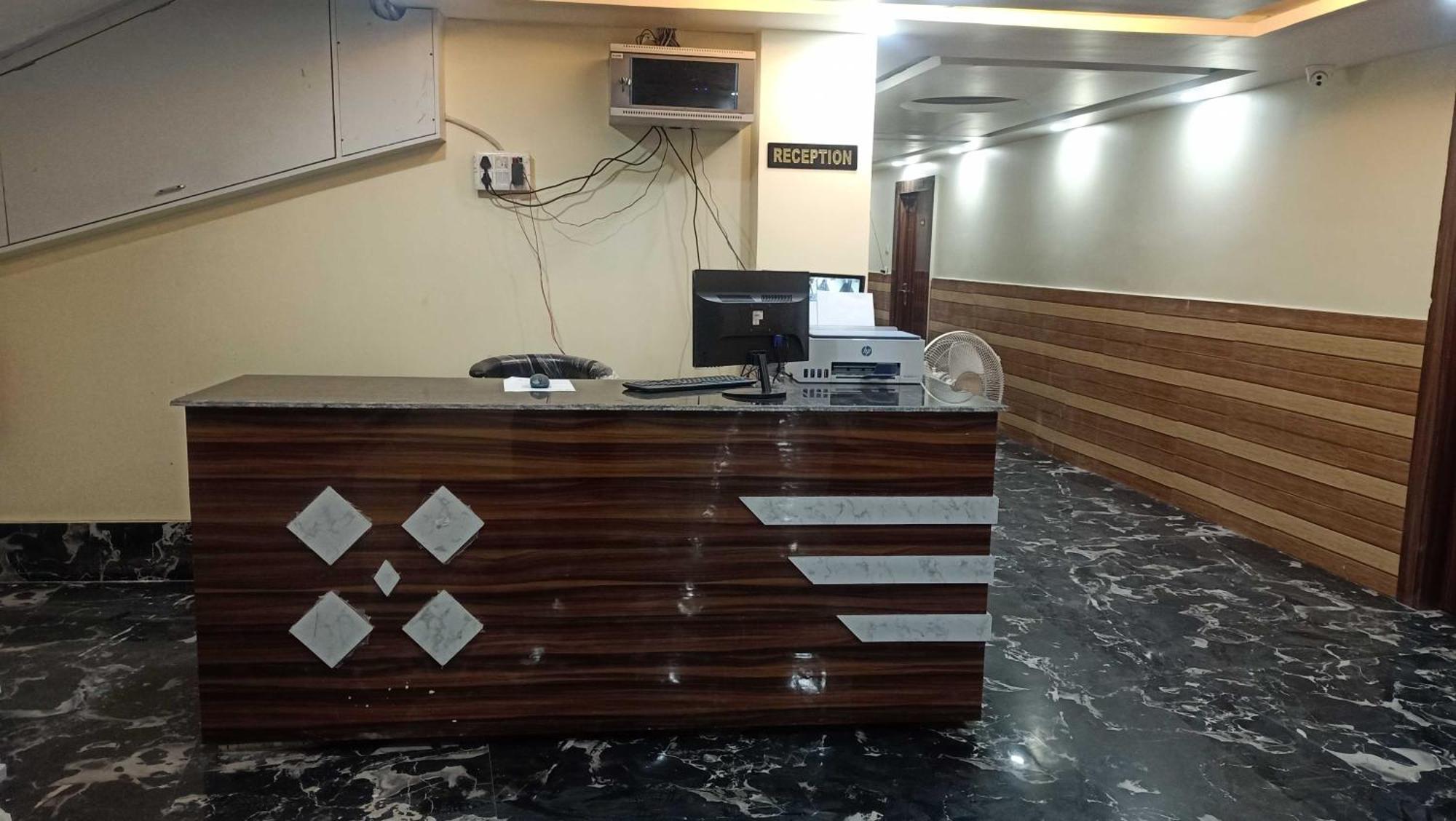 Super Townhouse Bank More Dhanbad Formerly Rise And Dine Екстериор снимка