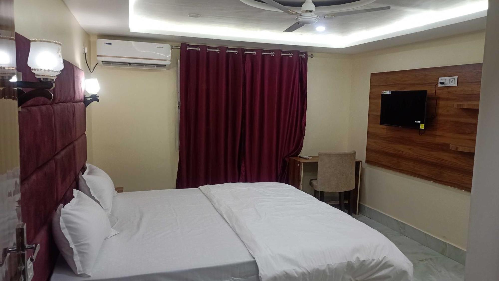 Super Townhouse Bank More Dhanbad Formerly Rise And Dine Екстериор снимка